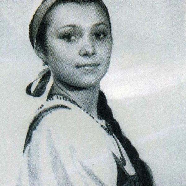 Молодая Анжелика Ялинская