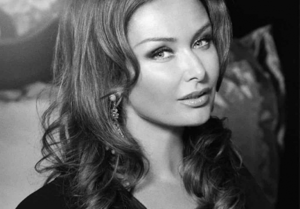 Елена Изаксон