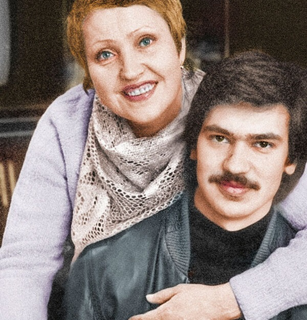 Дети Галины Ненашевой не стали артистами (на фото с сыном)
