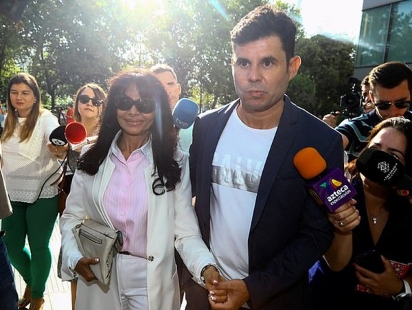 Внебрачный сын Хулио Иглесиаса Хавьер Санчес и его мать Мария Эдите Сантос