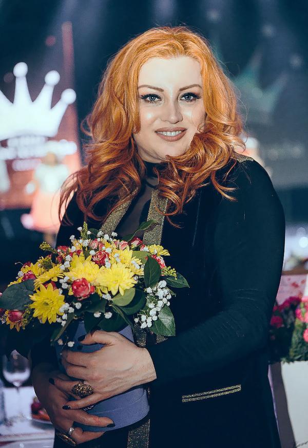 На фото: Певица Сона