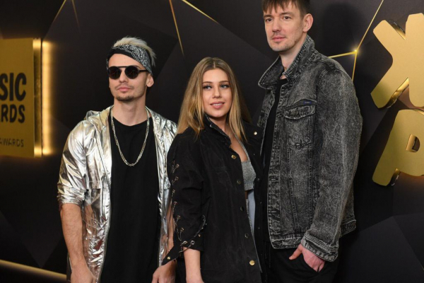 Лоя с коллегами по «5sta Family»