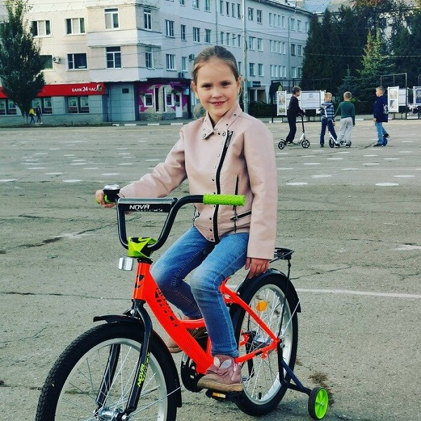 Дронов жалеет о том, что проводит с дочерью слишком мало времени