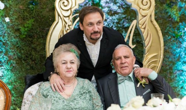 Стас Михайлов с родителями