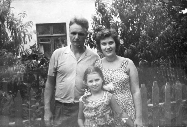 Таня Анциферва с родителями