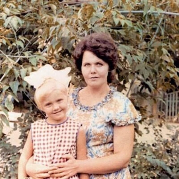 Алла (Валерия) с мамой