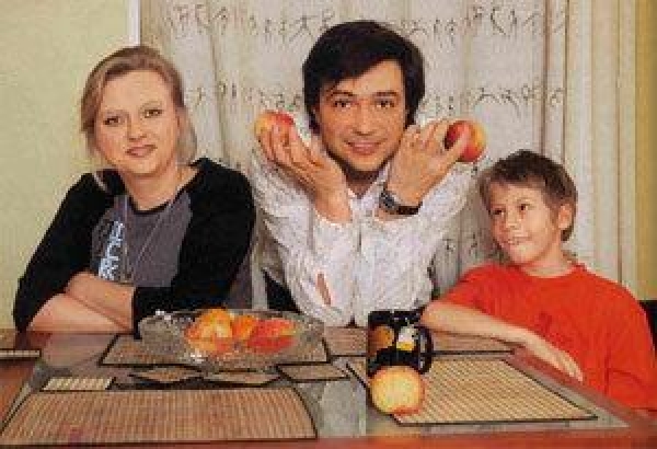Жена и сын Владимира Асимова