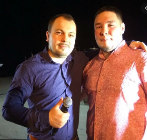 Сумишевский с одним из участников проекта «Народный махор»